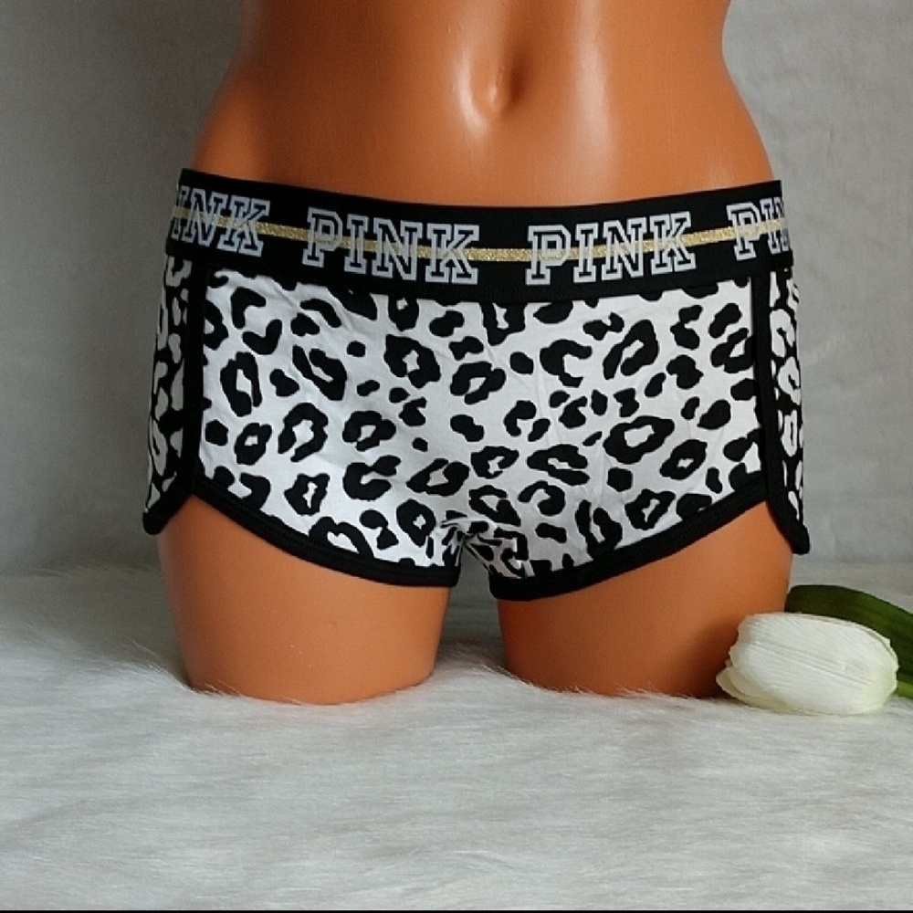 Size L🌺PINK VICTORIA'S SECRET LOGO BOYSHORT.nwt - Picture 1 of 4